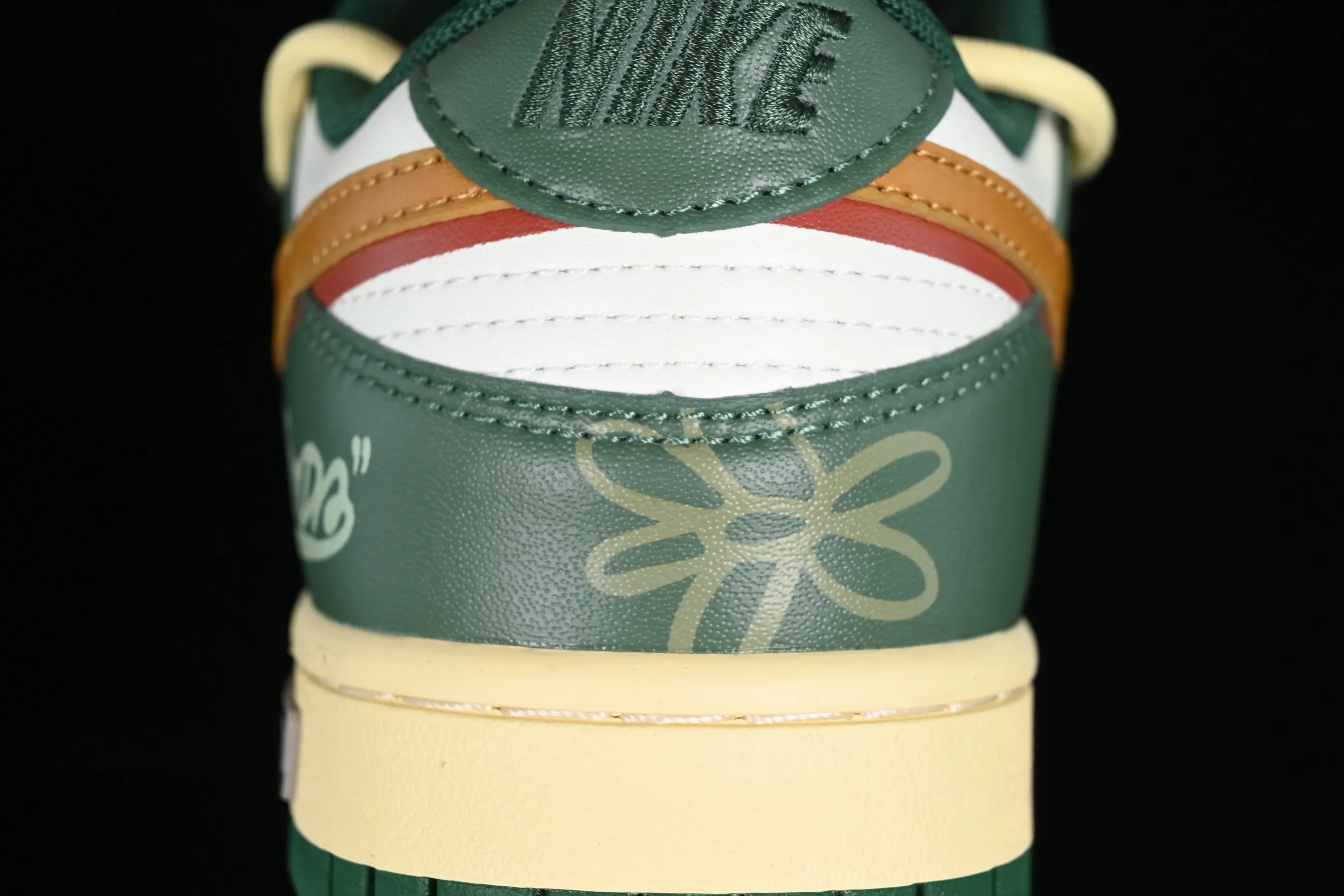 All Categories Nk SB Dunk Series Nk SB Dunk Low Low-top Sneakers Nk Dunk Low Panda Prank-Street Summer Graffiti Green Orange SB Strappy Low-top Casual Sneakers DD1391-300
